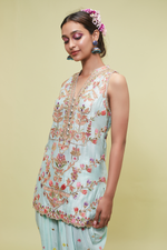 Sleeveless Kurta Paired With Cowl Pants