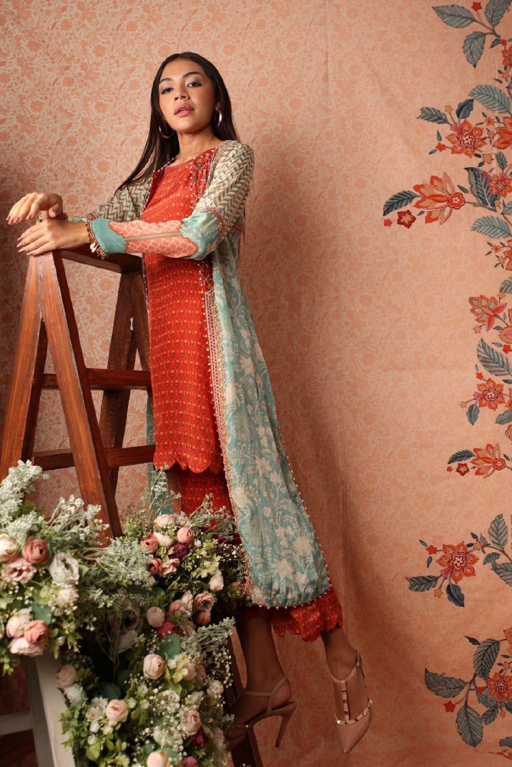 Long Jacket With Scallop Edge Kurta And Pant