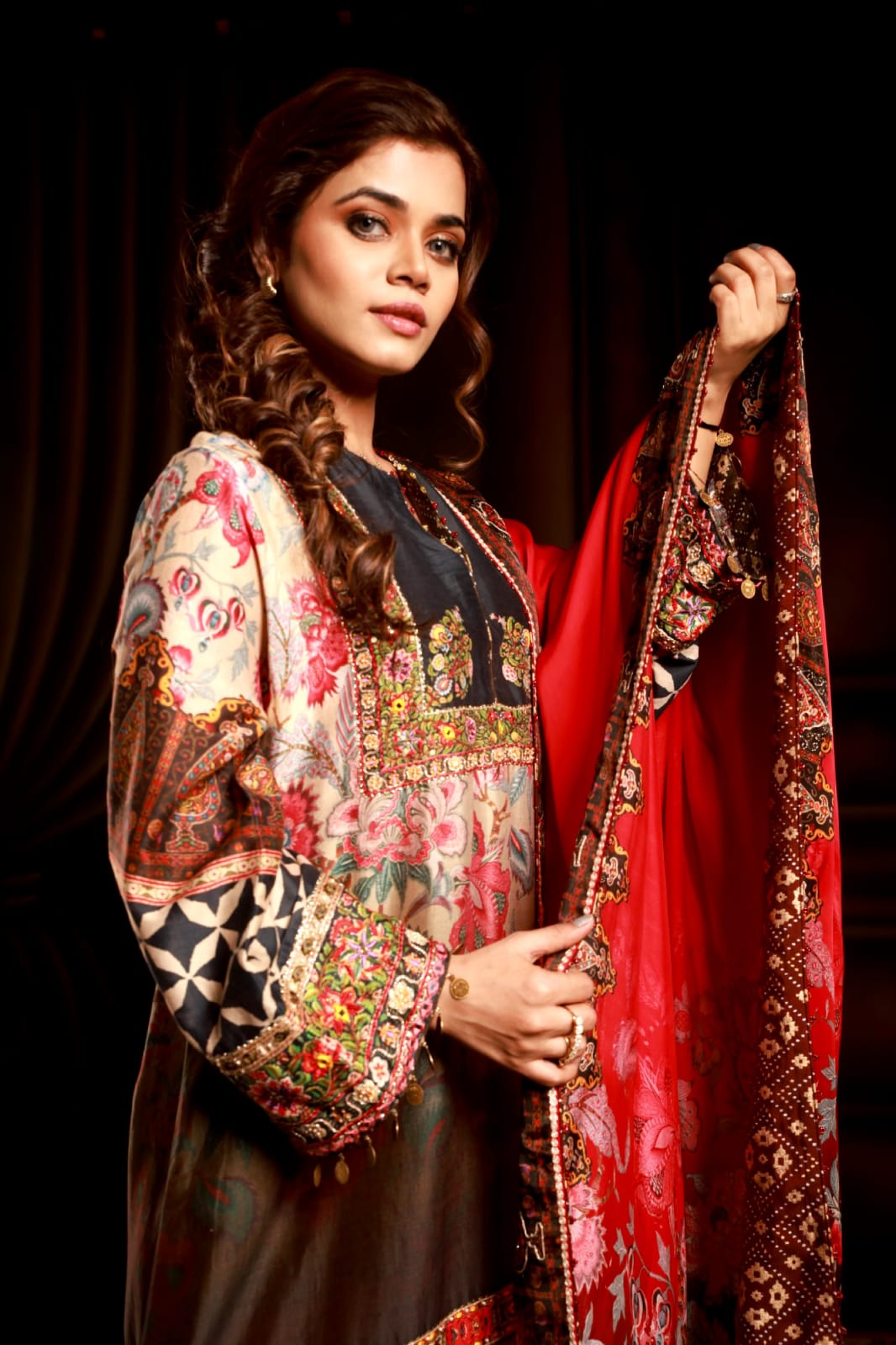 Fawmblack & orang kurta with red satin dupatta &wine pant jaal