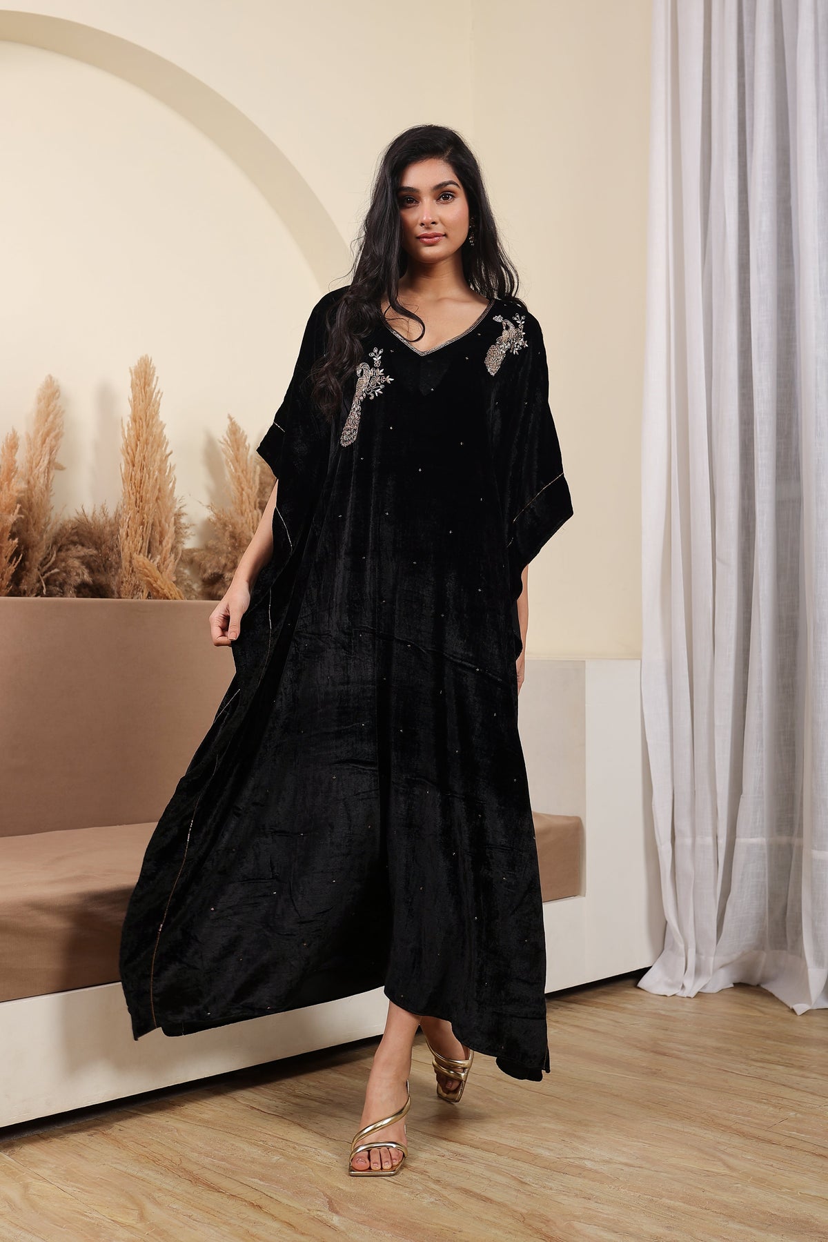 Mor Black Velvet Kaftan