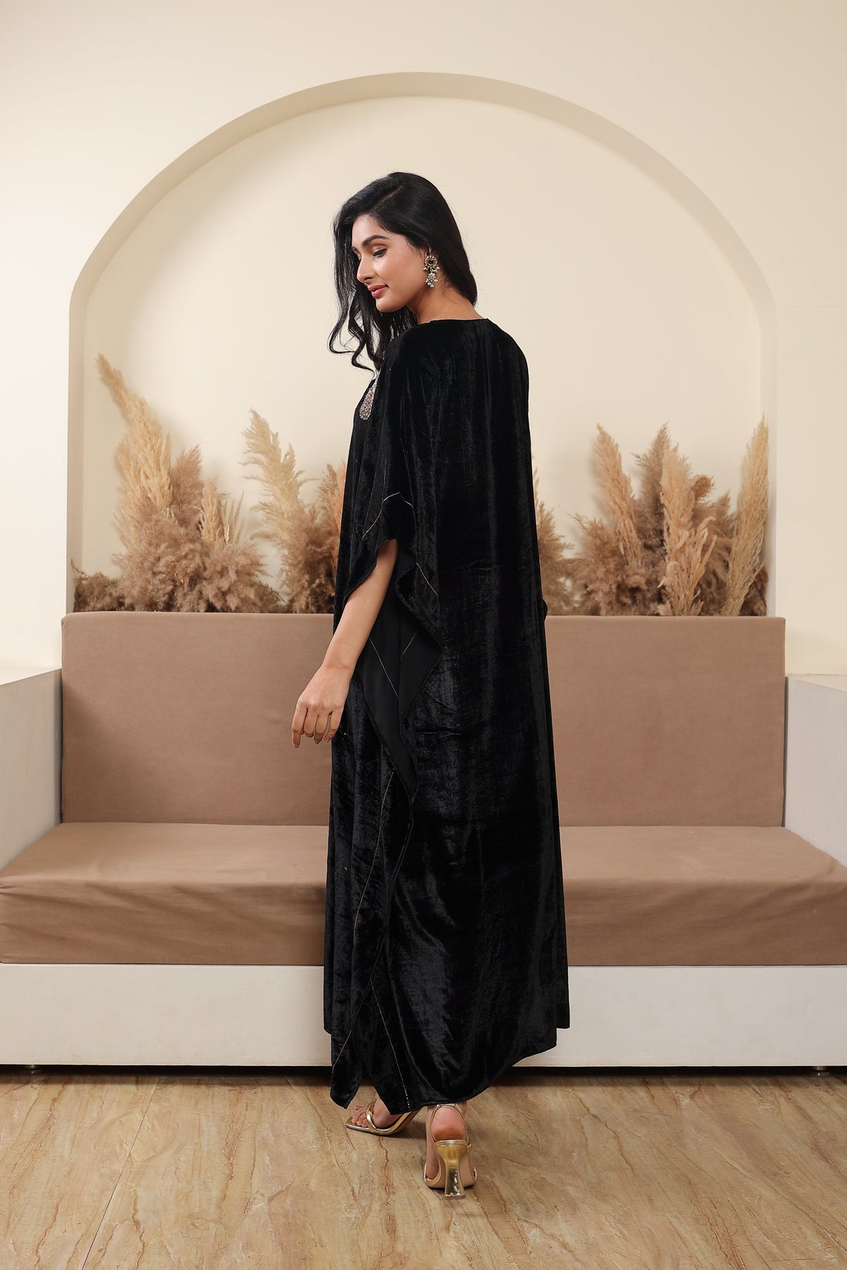 Mor Black Velvet Kaftan