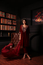 Zeba Velvet Kurta Set