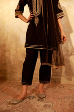 Ruh Black Dori Kurta Set