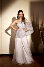 Grey off singleshouder cape withSharara